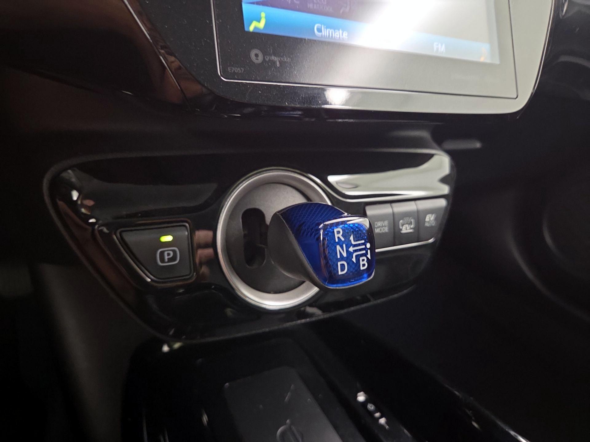Thumbnail: 2021 Toyota Prius Prime - 18