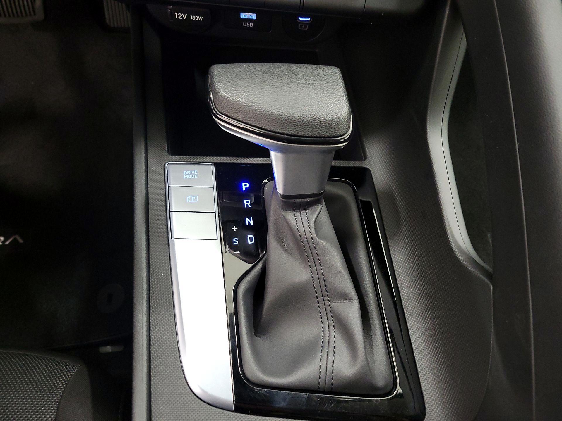 Thumbnail: 2024 Hyundai Elantra - 17