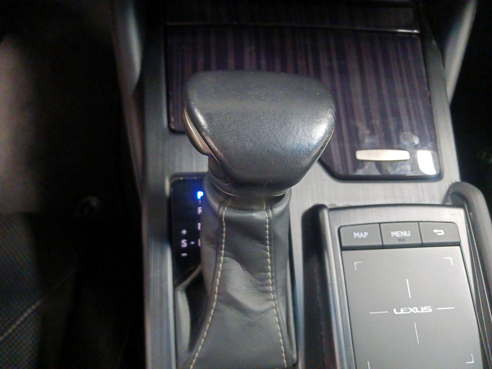 2019 Lexus ES 350 - Photo 16