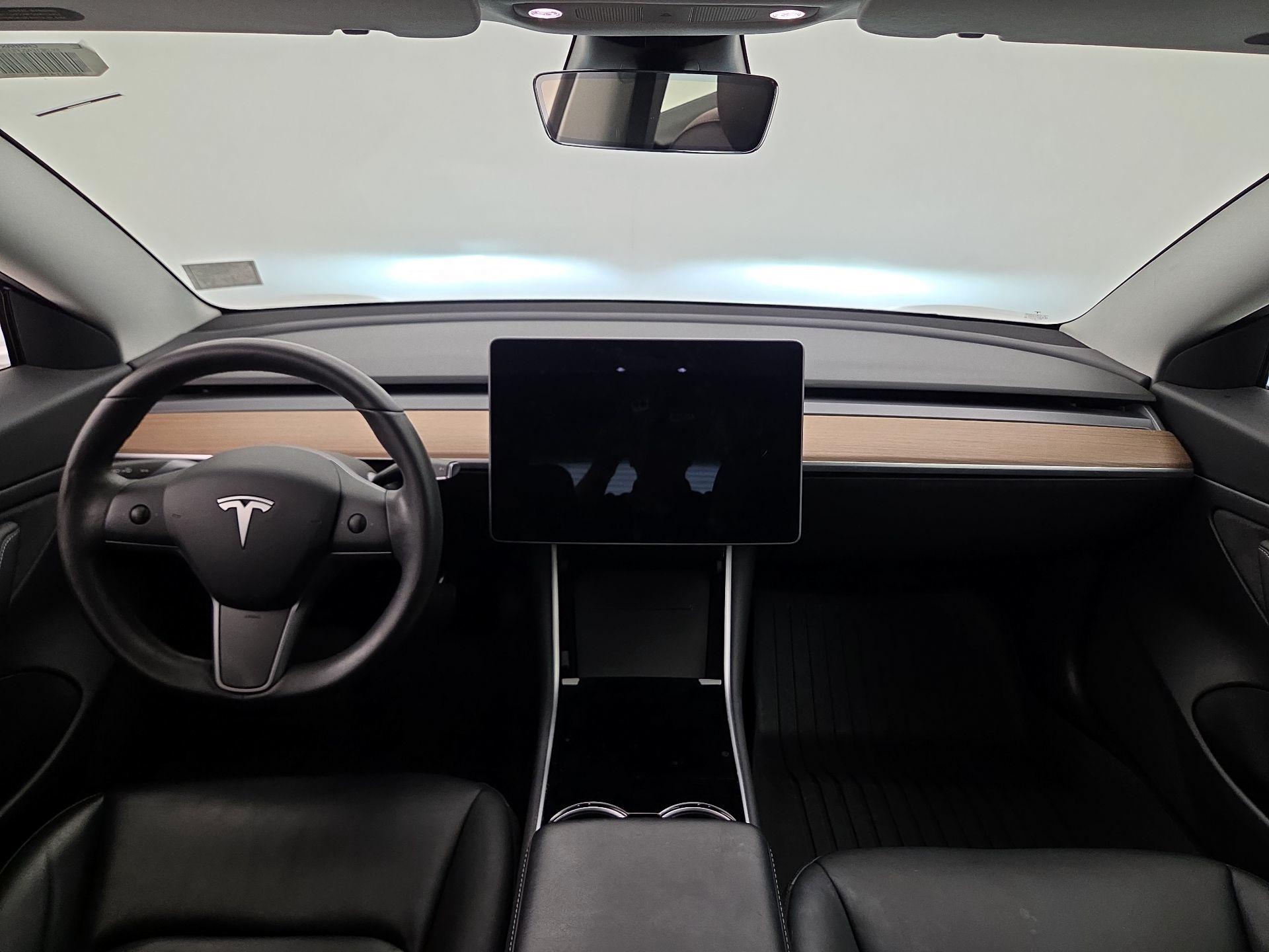 Thumbnail: 2020 Tesla Model 3 - 9
