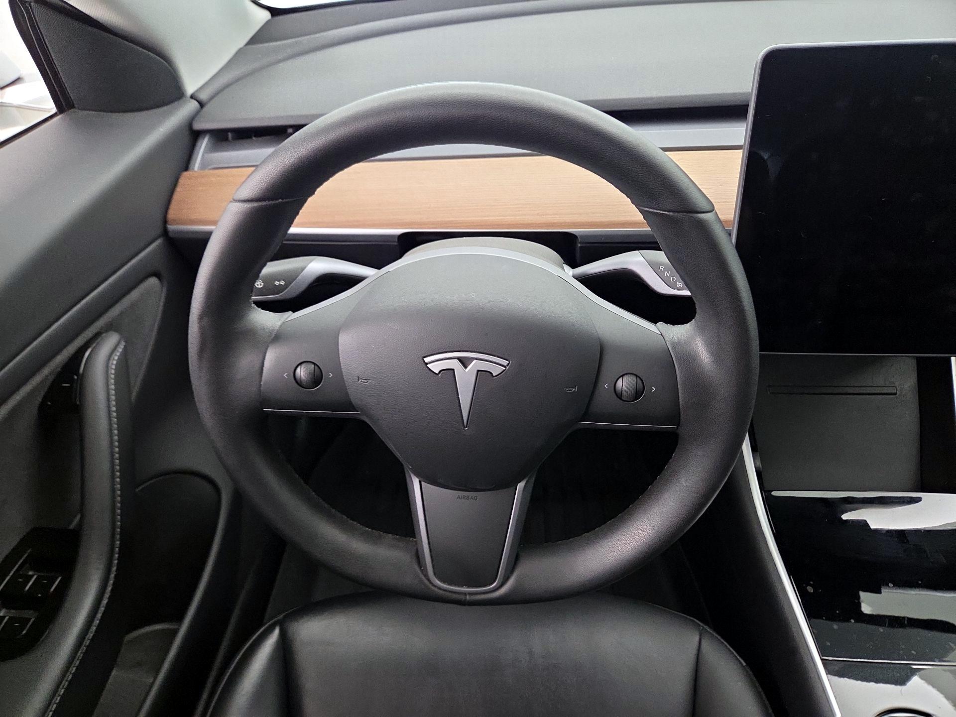 Thumbnail: 2020 Tesla Model 3 - 10