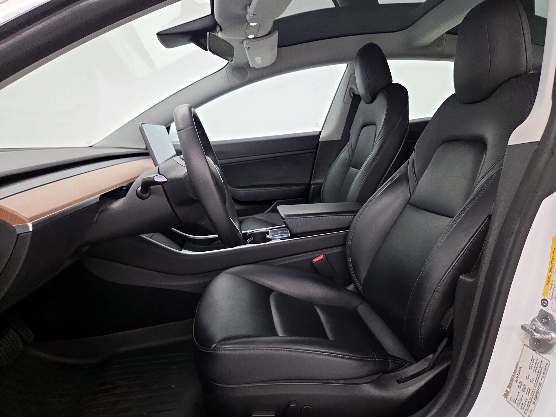 Thumbnail: 2020 Tesla Model 3 - 11