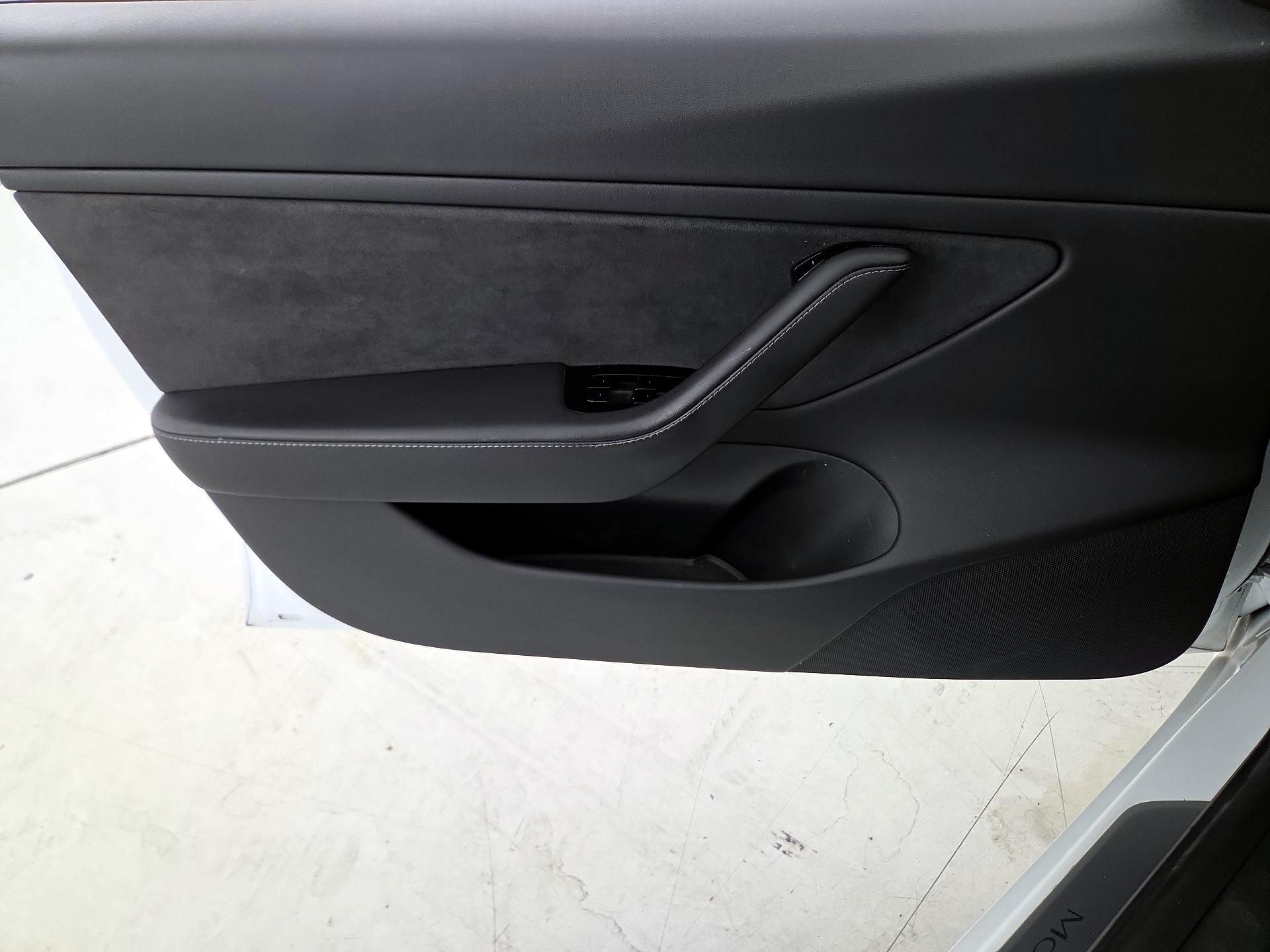 Thumbnail: 2020 Tesla Model 3 - 12