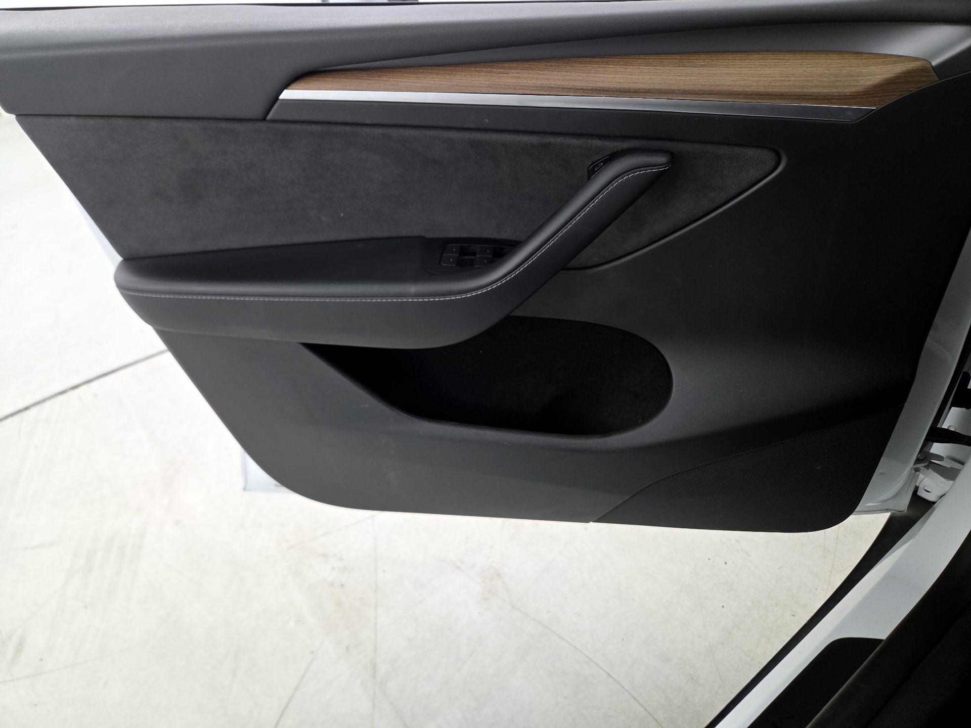 Thumbnail: 2022 Tesla Model Y - 12