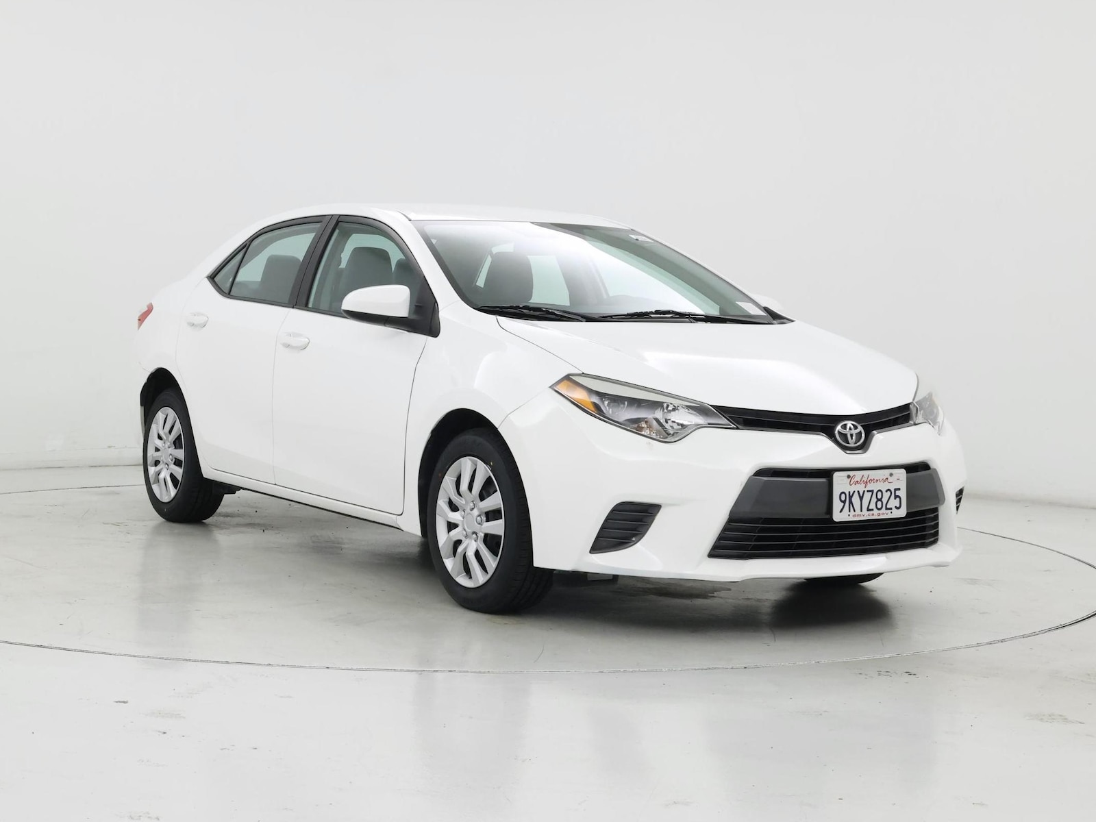 2016 Toyota Corolla LE - Photo 2