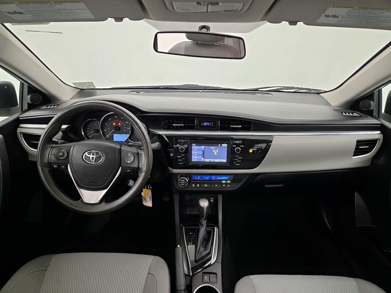 2016 Toyota Corolla LE - Photo 10