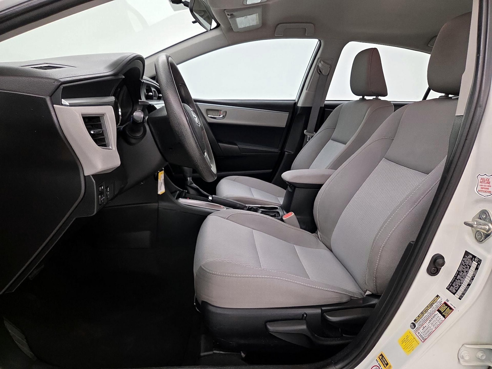 2016 Toyota Corolla LE - Photo 12