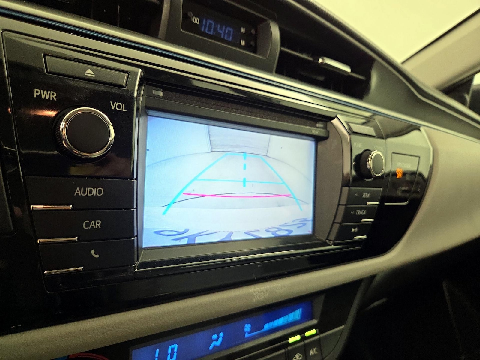 2016 Toyota Corolla LE - Photo 15
