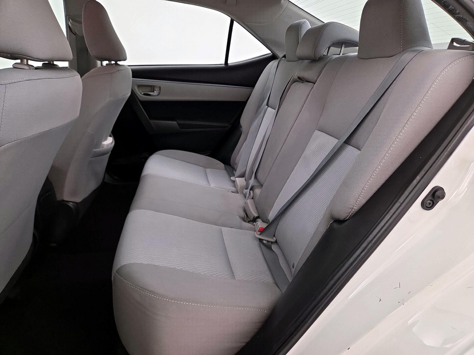 2016 Toyota Corolla LE - Photo 20