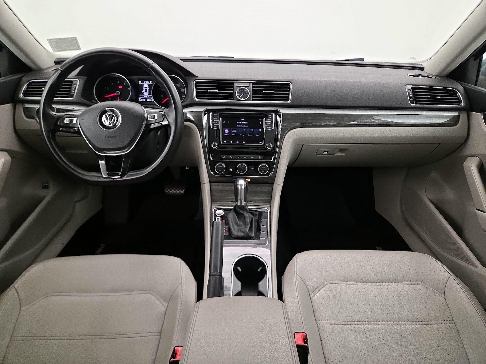 2017 Volkswagen Passat SE - Photo 10