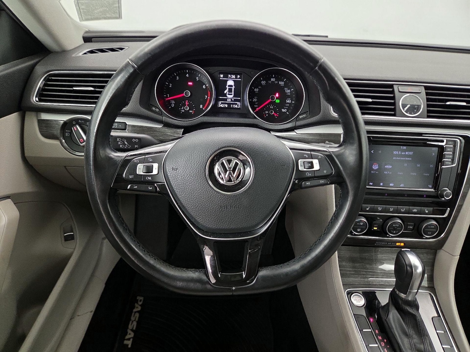 2017 Volkswagen Passat SE - Photo 11