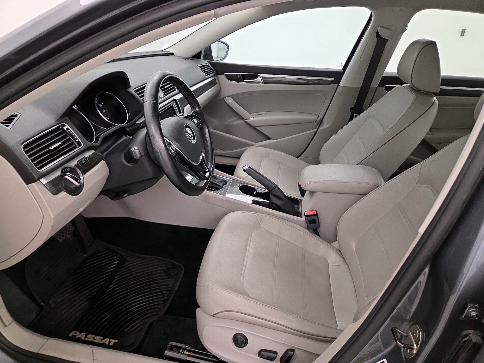 2017 Volkswagen Passat SE - Photo 12