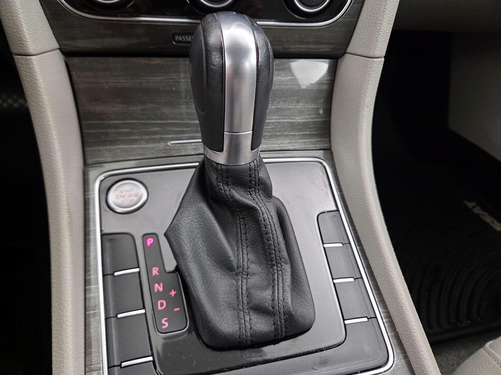 2017 Volkswagen Passat SE - Photo 18