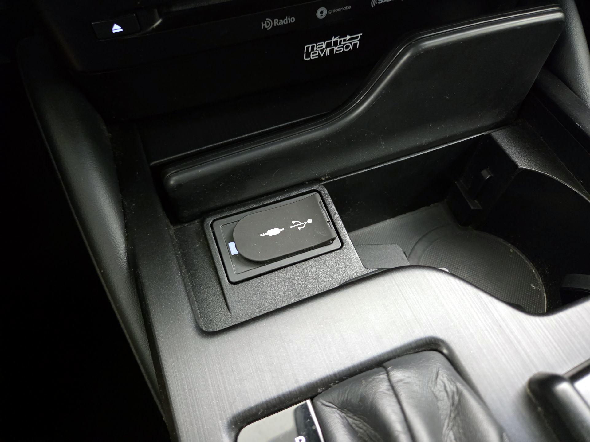 Thumbnail: 2020 Lexus ES - 18
