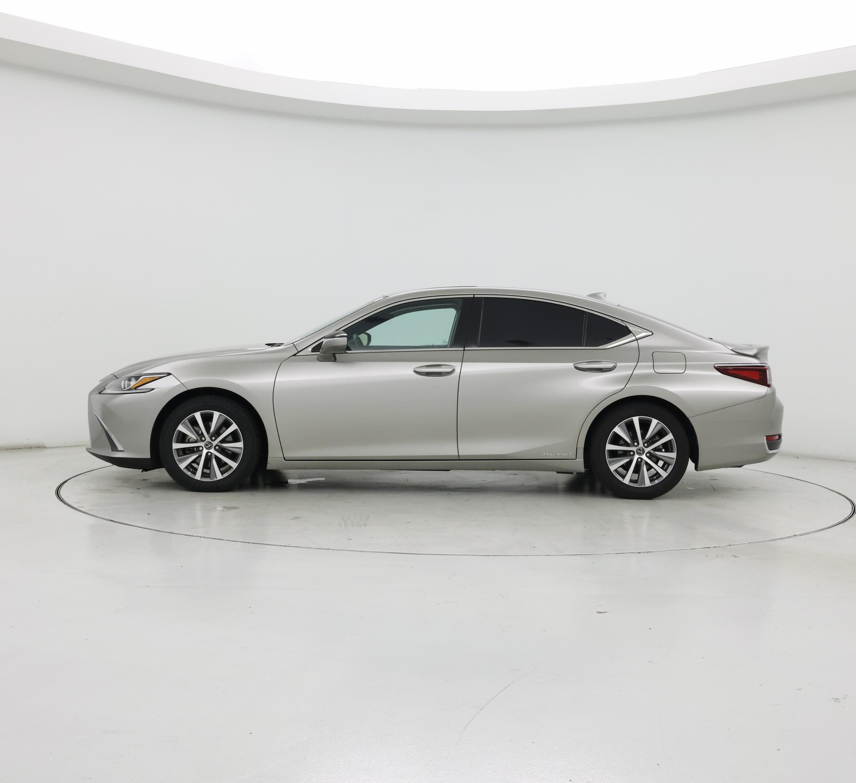Thumbnail: 2020 Lexus ES - 3