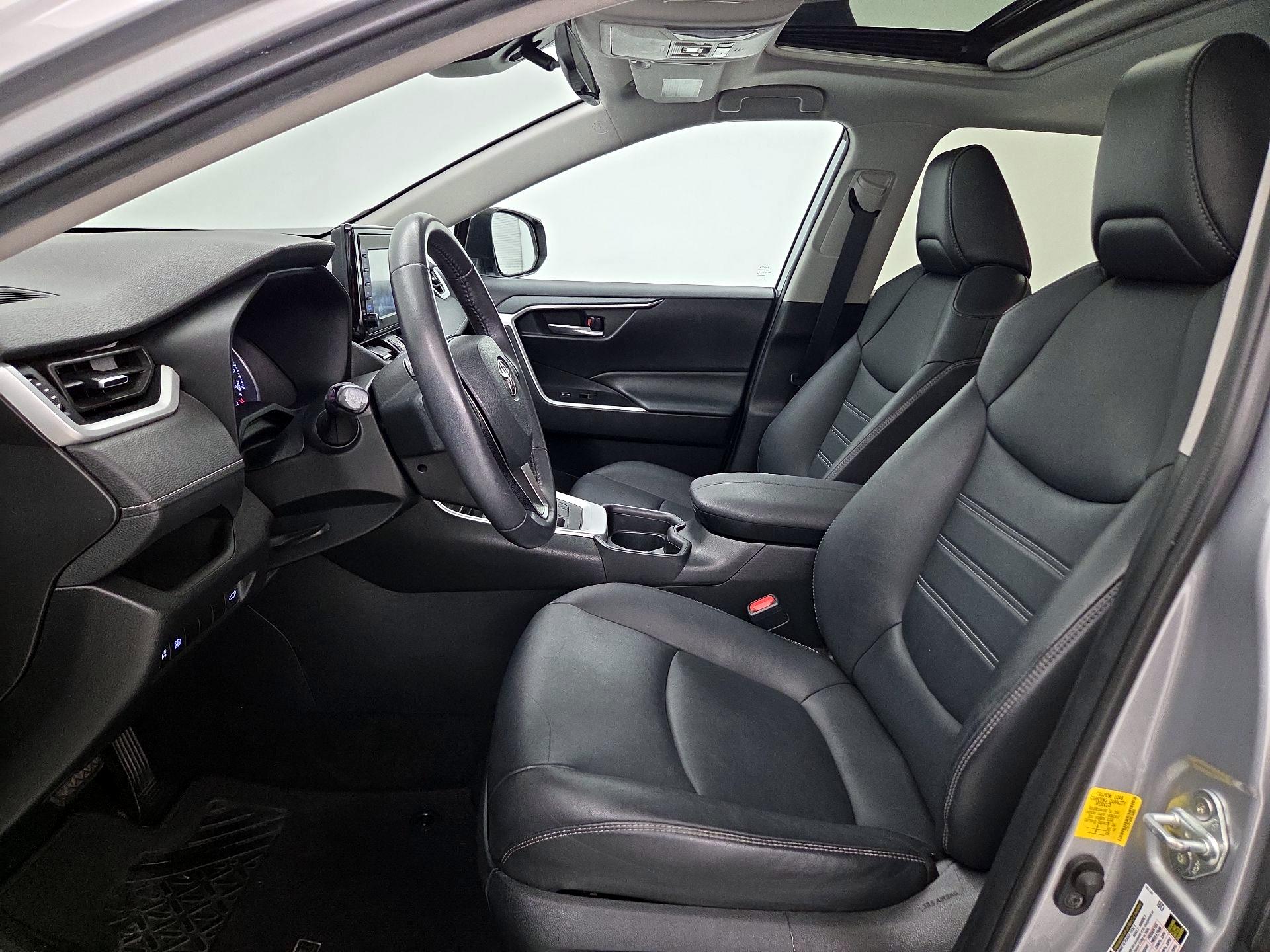 Thumbnail: 2021 Toyota RAV4 - 11