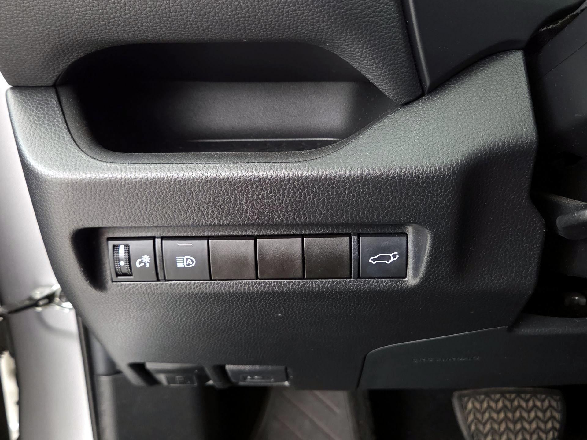 Thumbnail: 2021 Toyota RAV4 - 13