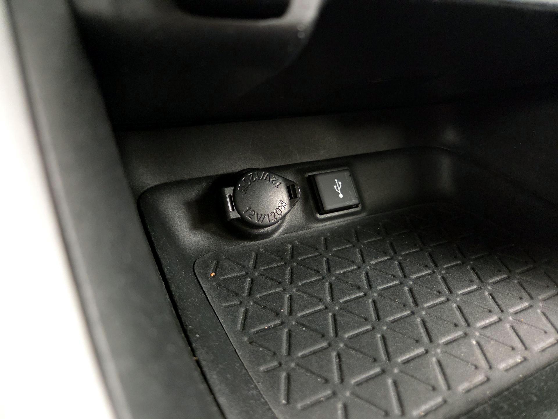 Thumbnail: 2021 Toyota RAV4 - 18