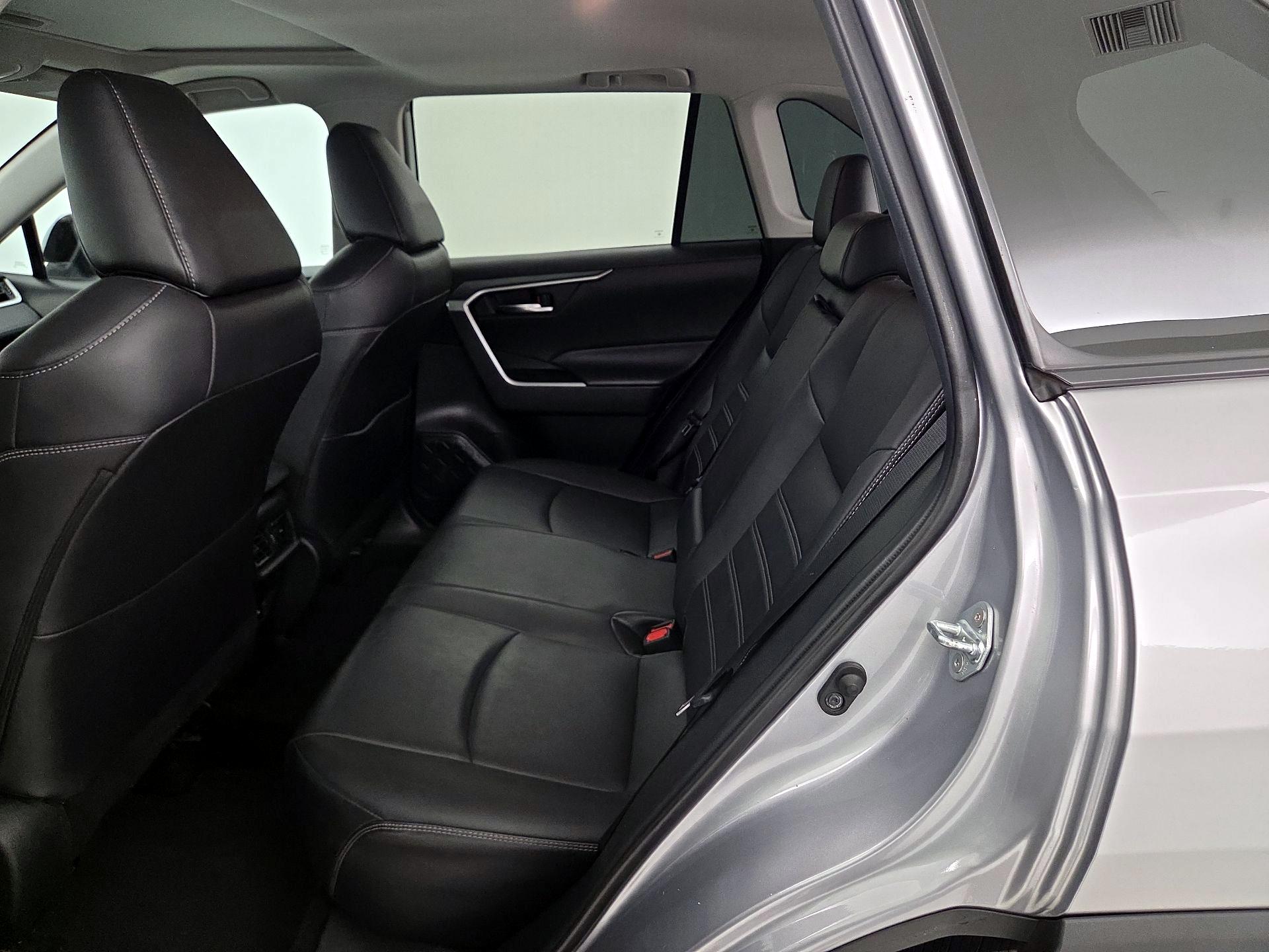 Thumbnail: 2021 Toyota RAV4 - 20