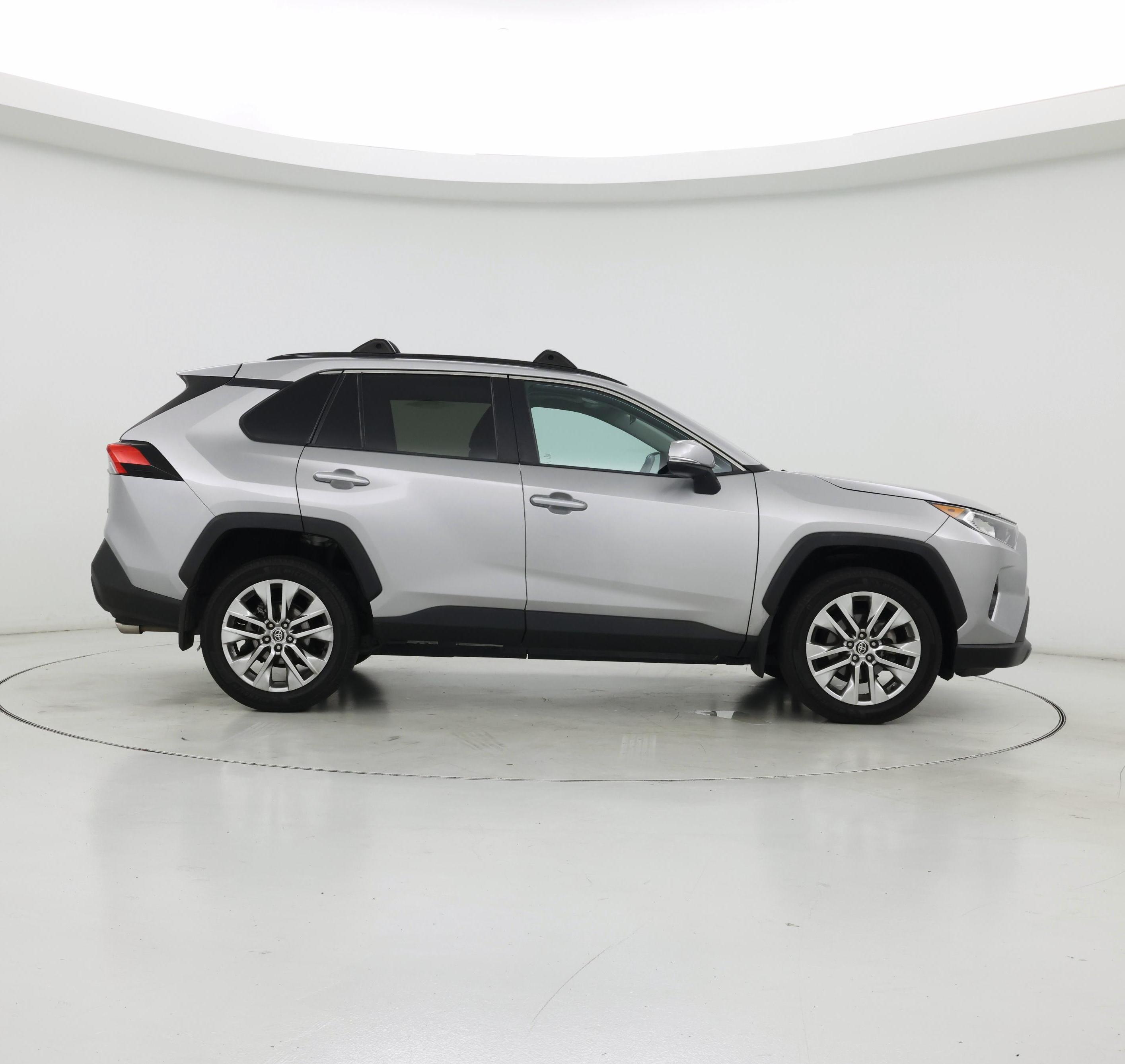 Thumbnail: 2021 Toyota RAV4 - 7