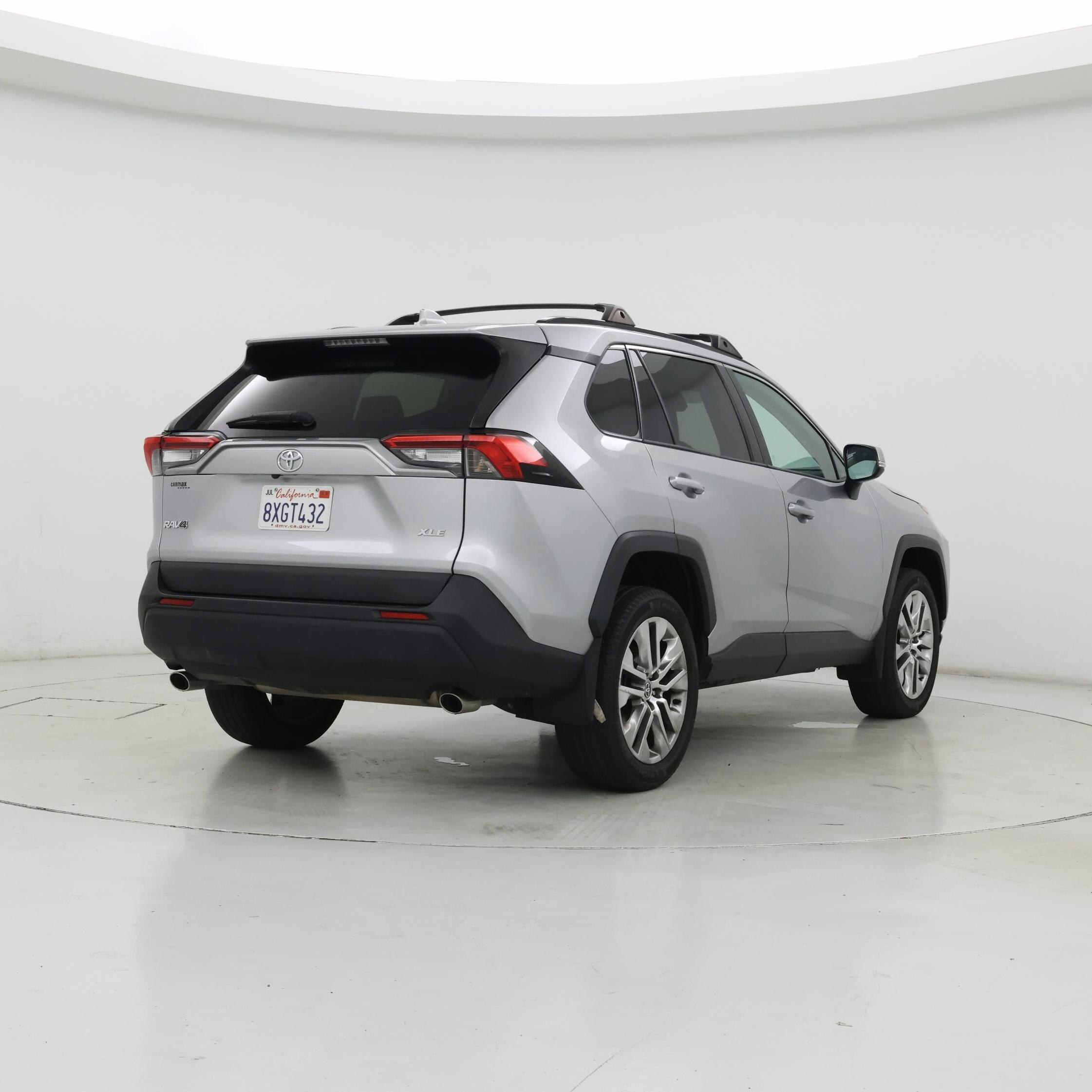 Thumbnail: 2021 Toyota RAV4 - 8