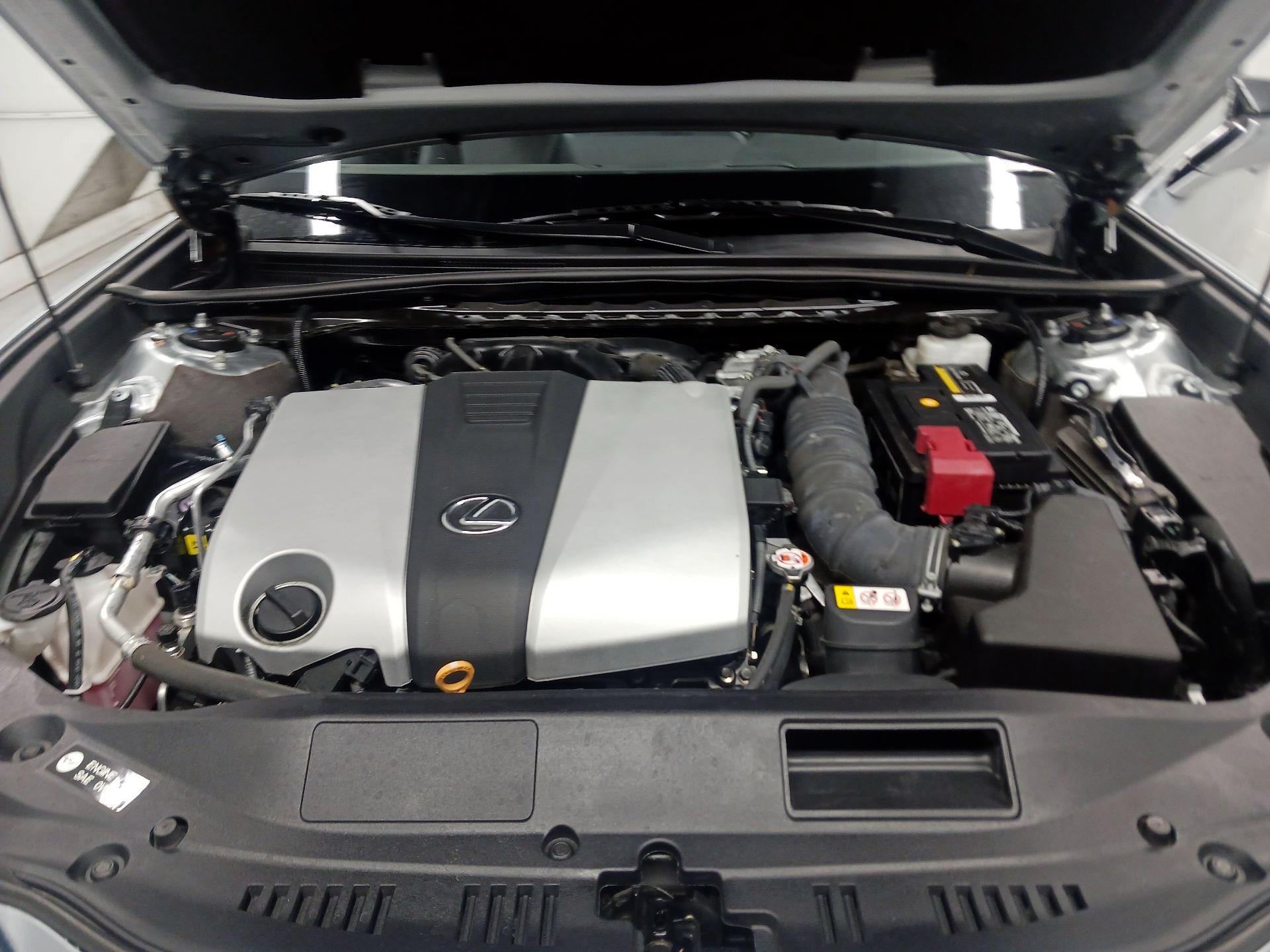 Thumbnail: 2023 Lexus ES - 16