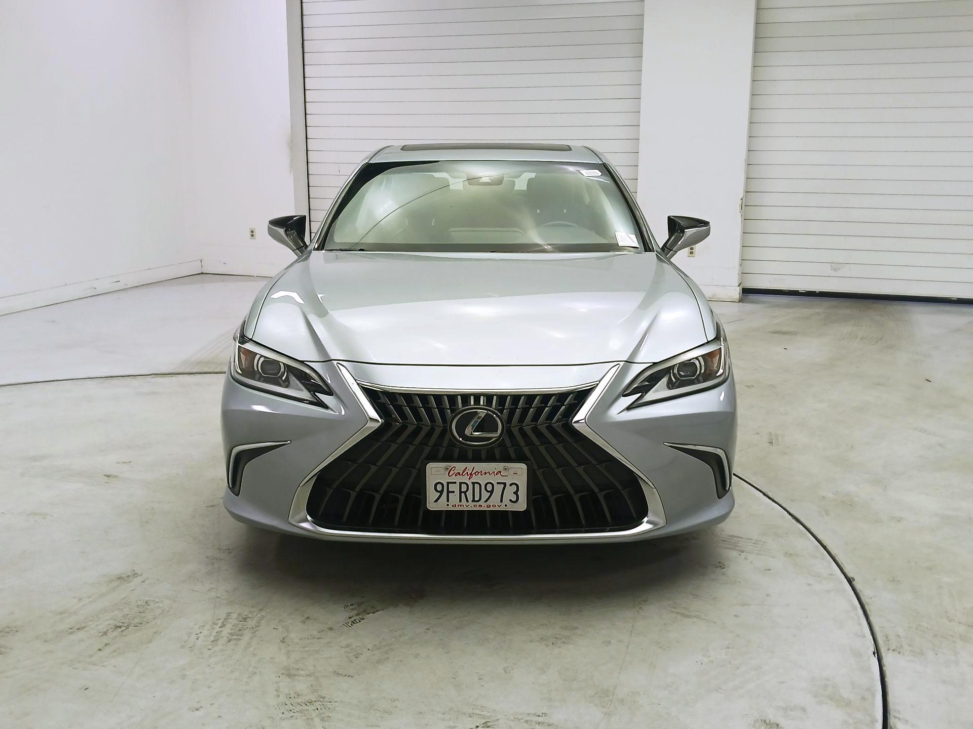 Thumbnail: 2023 Lexus ES - 2