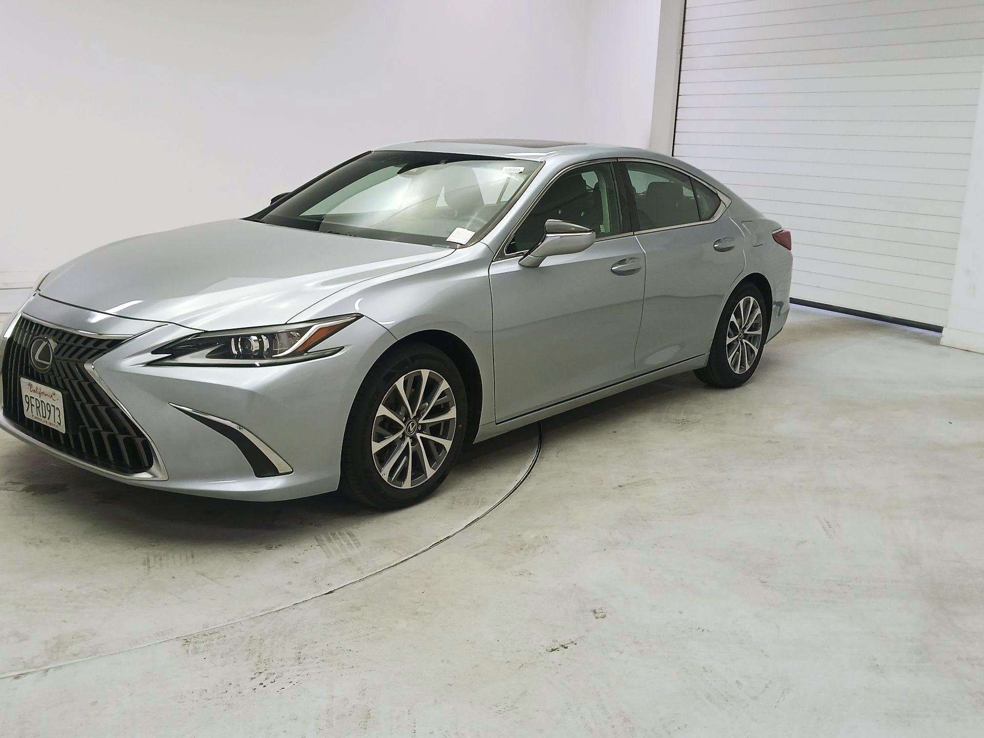 Thumbnail: 2023 Lexus ES - 3