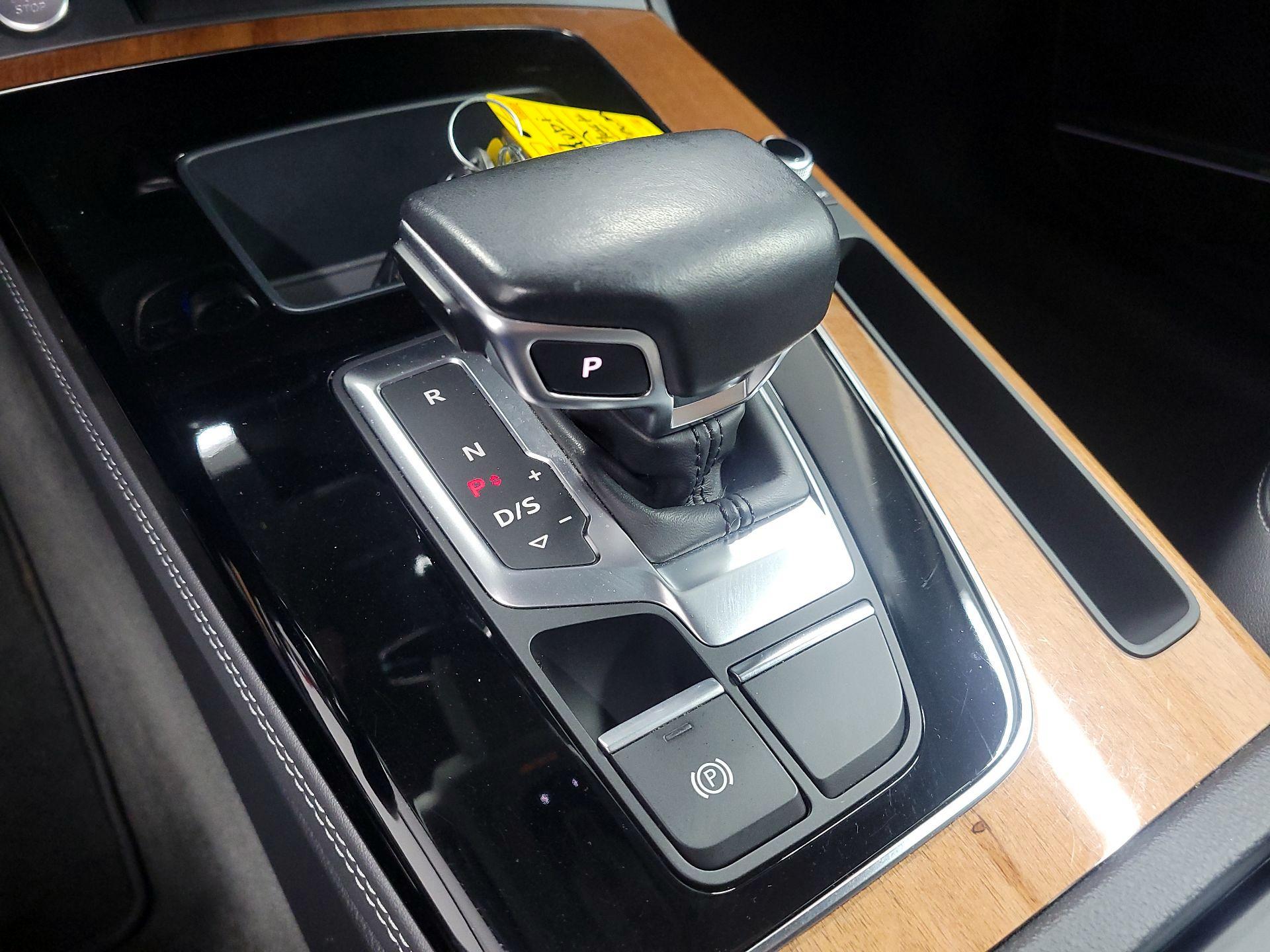 Thumbnail: 2021 Audi Q5 - 15