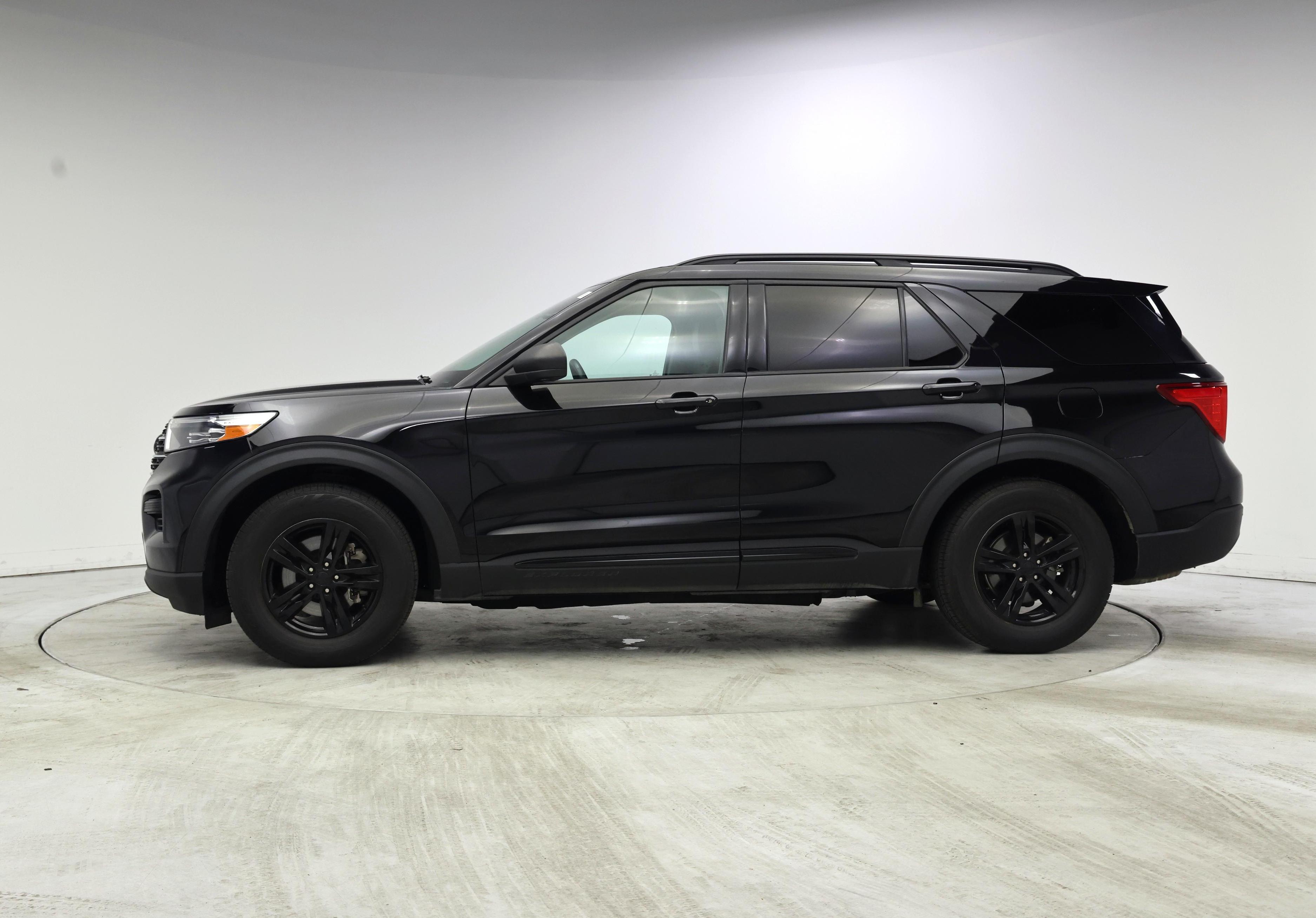 Thumbnail: 2022 Ford Explorer - 3