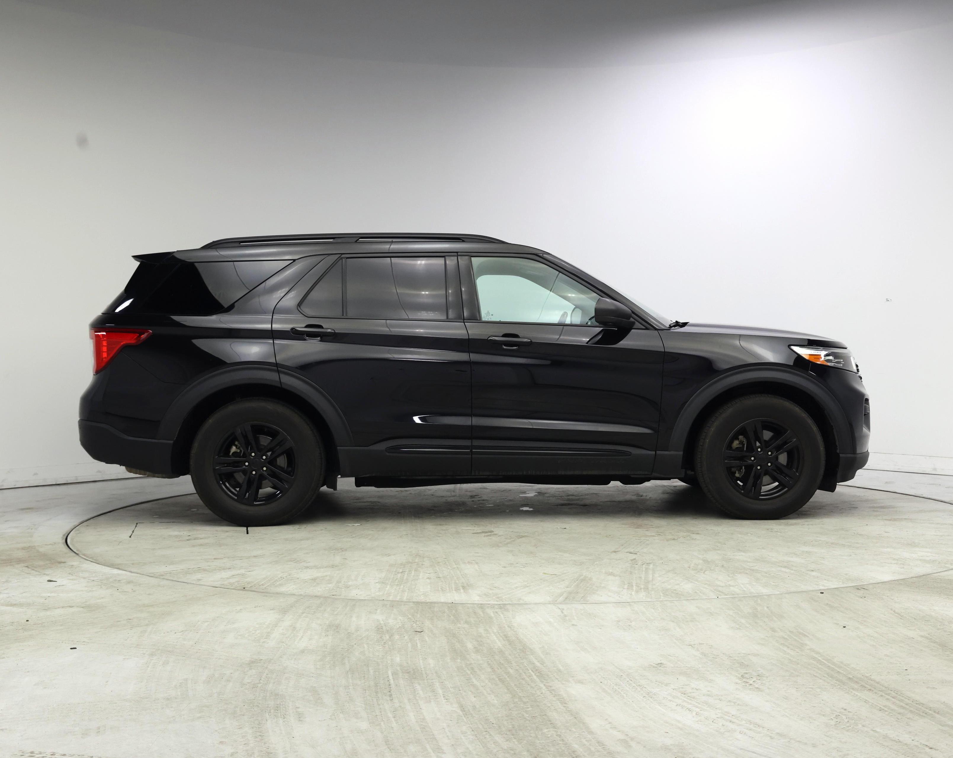 Thumbnail: 2022 Ford Explorer - 7