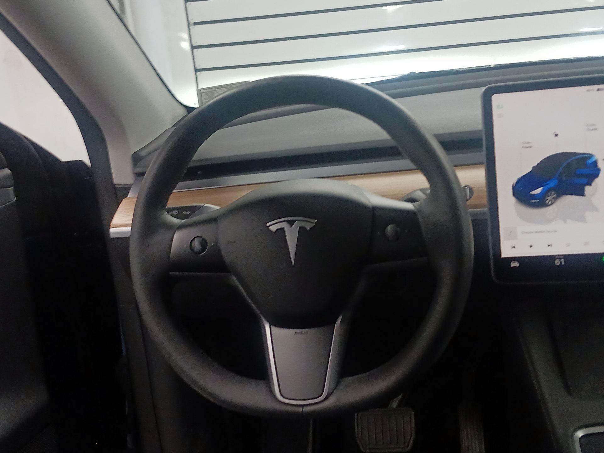 Thumbnail: 2023 Tesla Model Y - 10