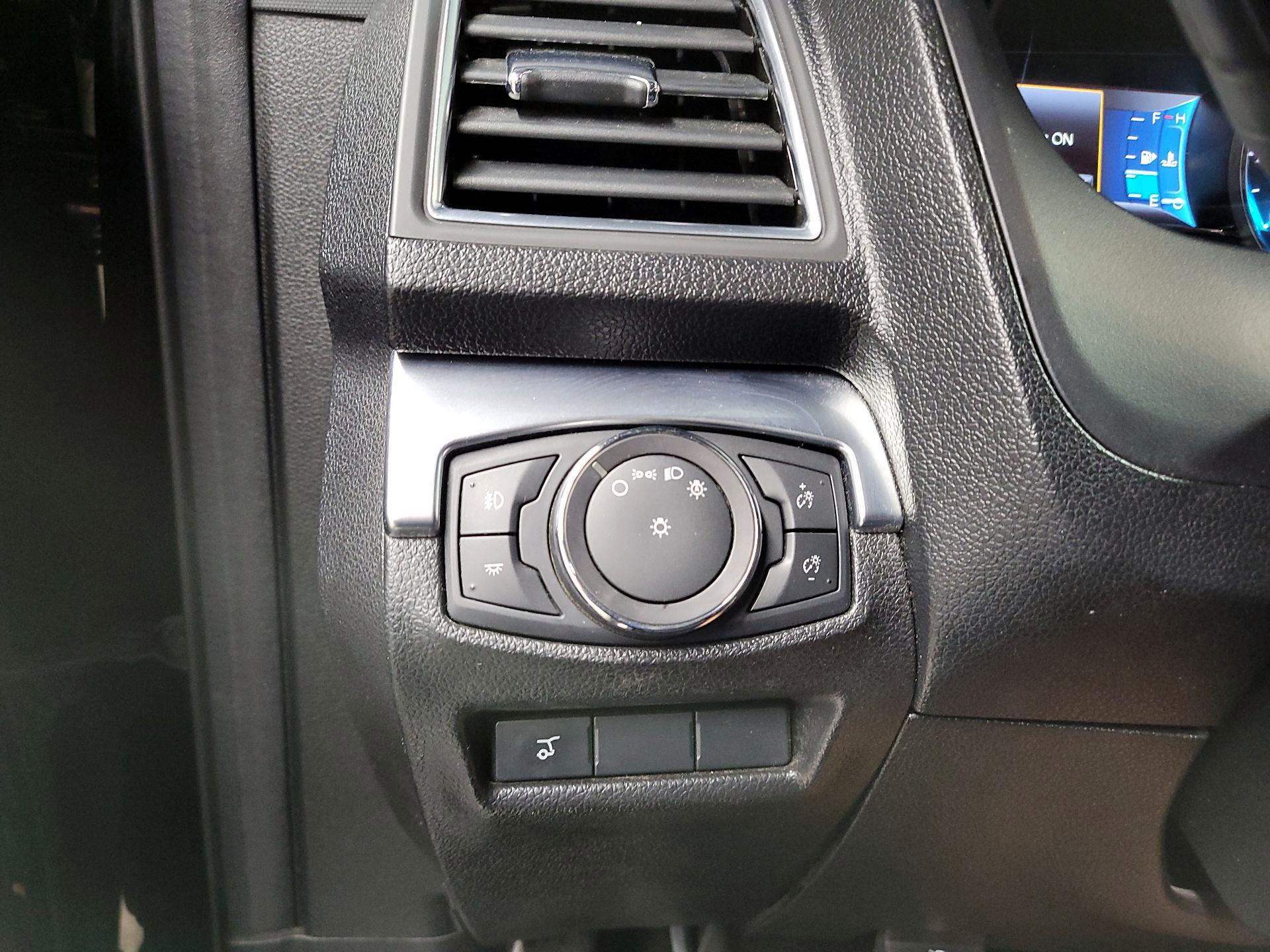 Thumbnail: 2018 Ford Explorer - 13