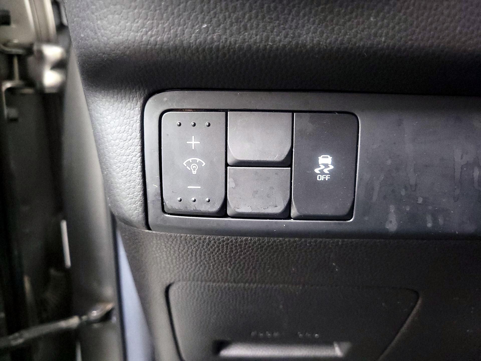 Thumbnail: 2015 Kia Soul - 13