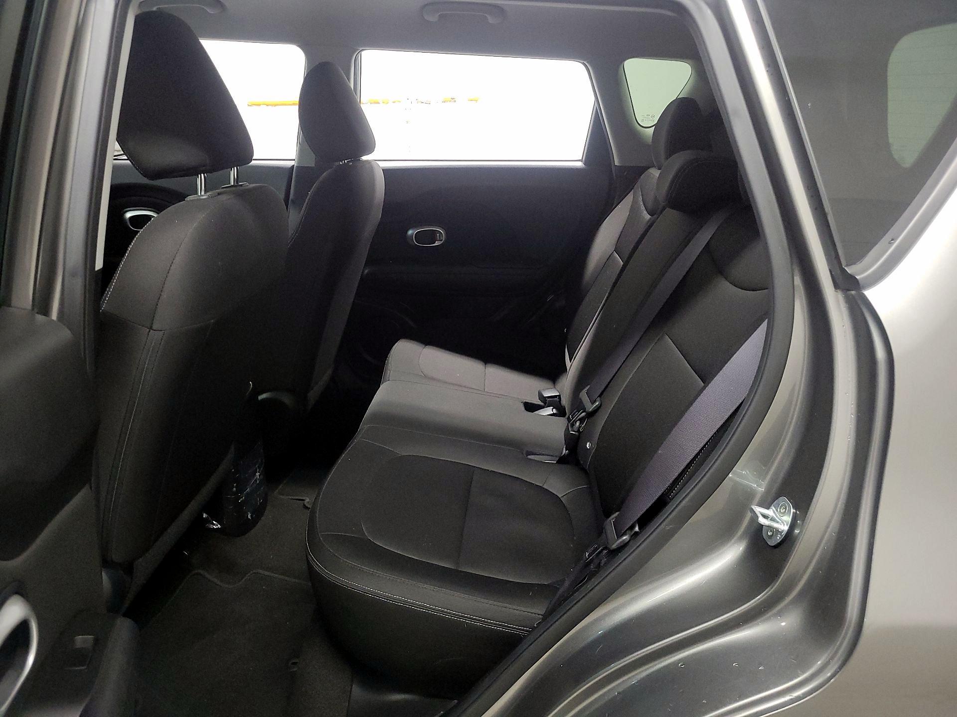 Thumbnail: 2015 Kia Soul - 18