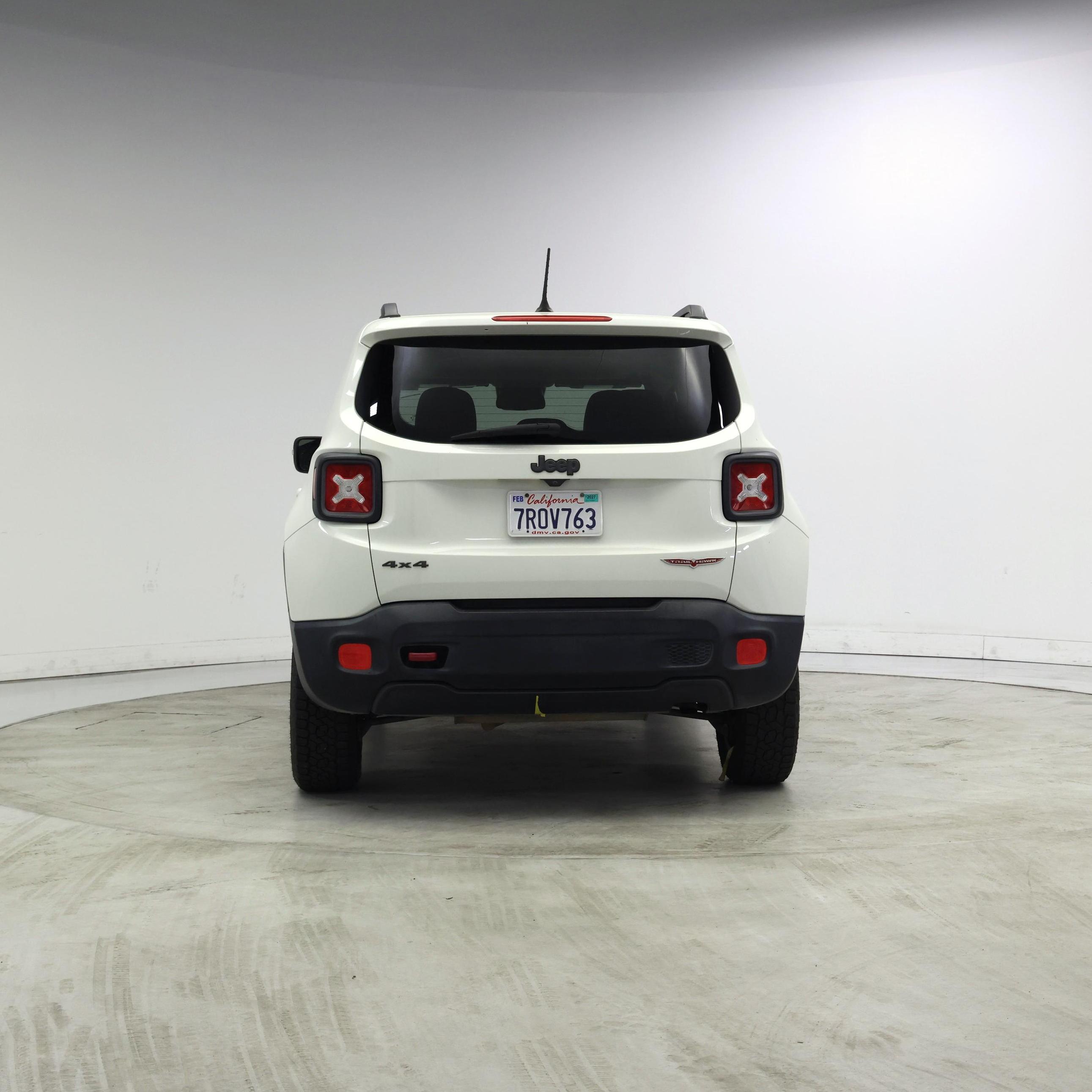 Thumbnail: 2016 Jeep Renegade - 6