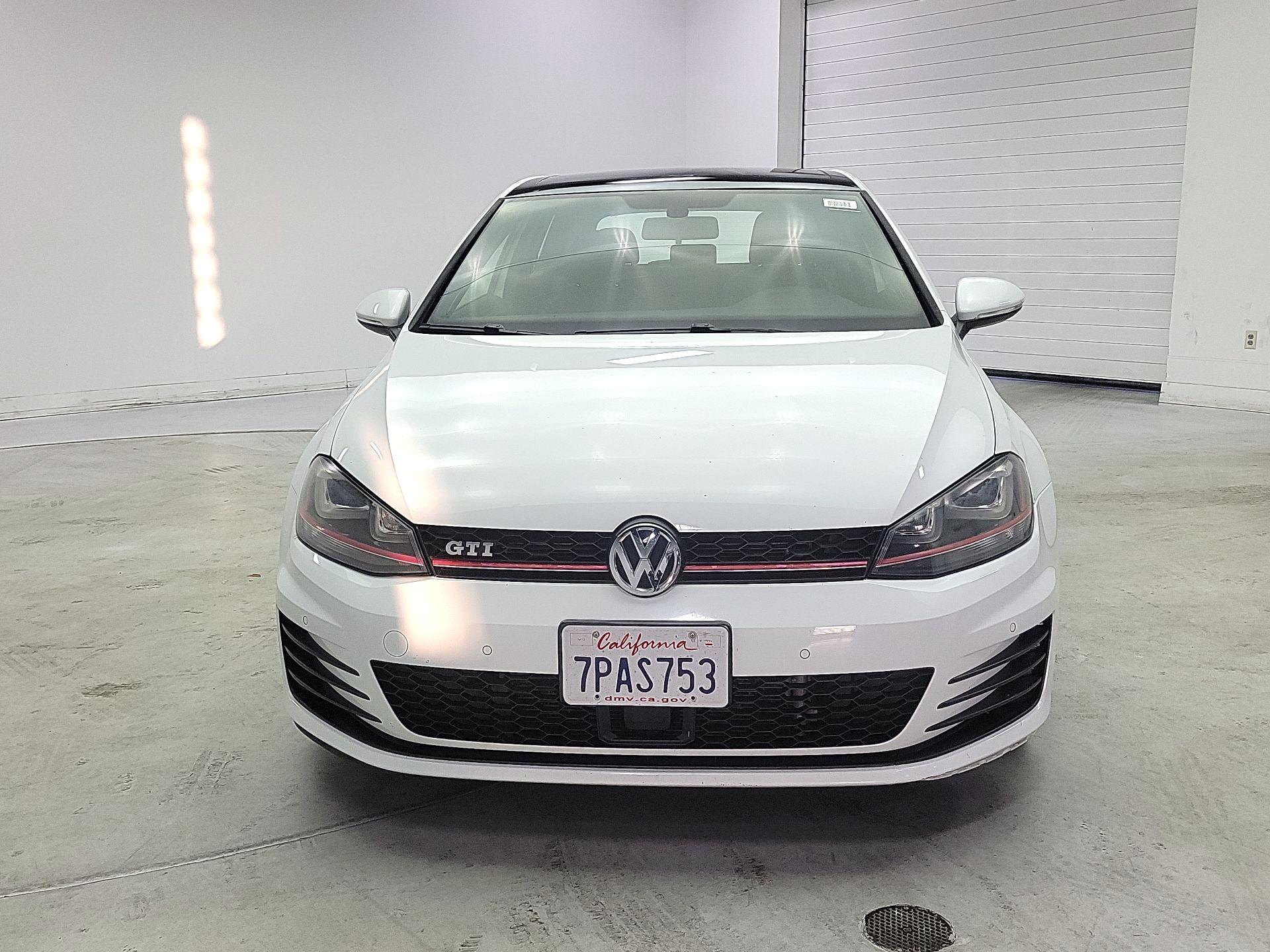 Thumbnail: 2015 Volkswagen Golf - 2