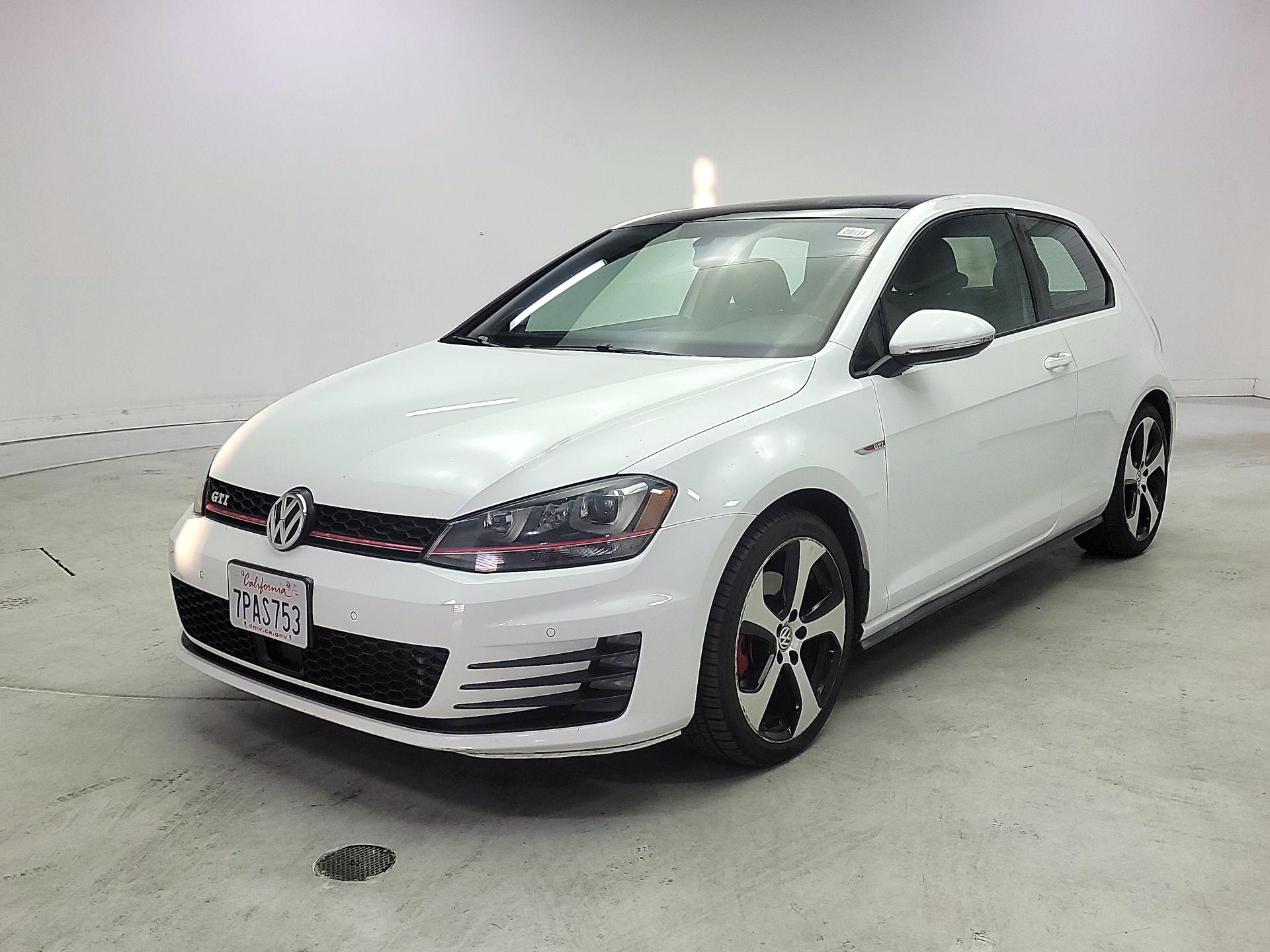 Thumbnail: 2015 Volkswagen Golf - 3