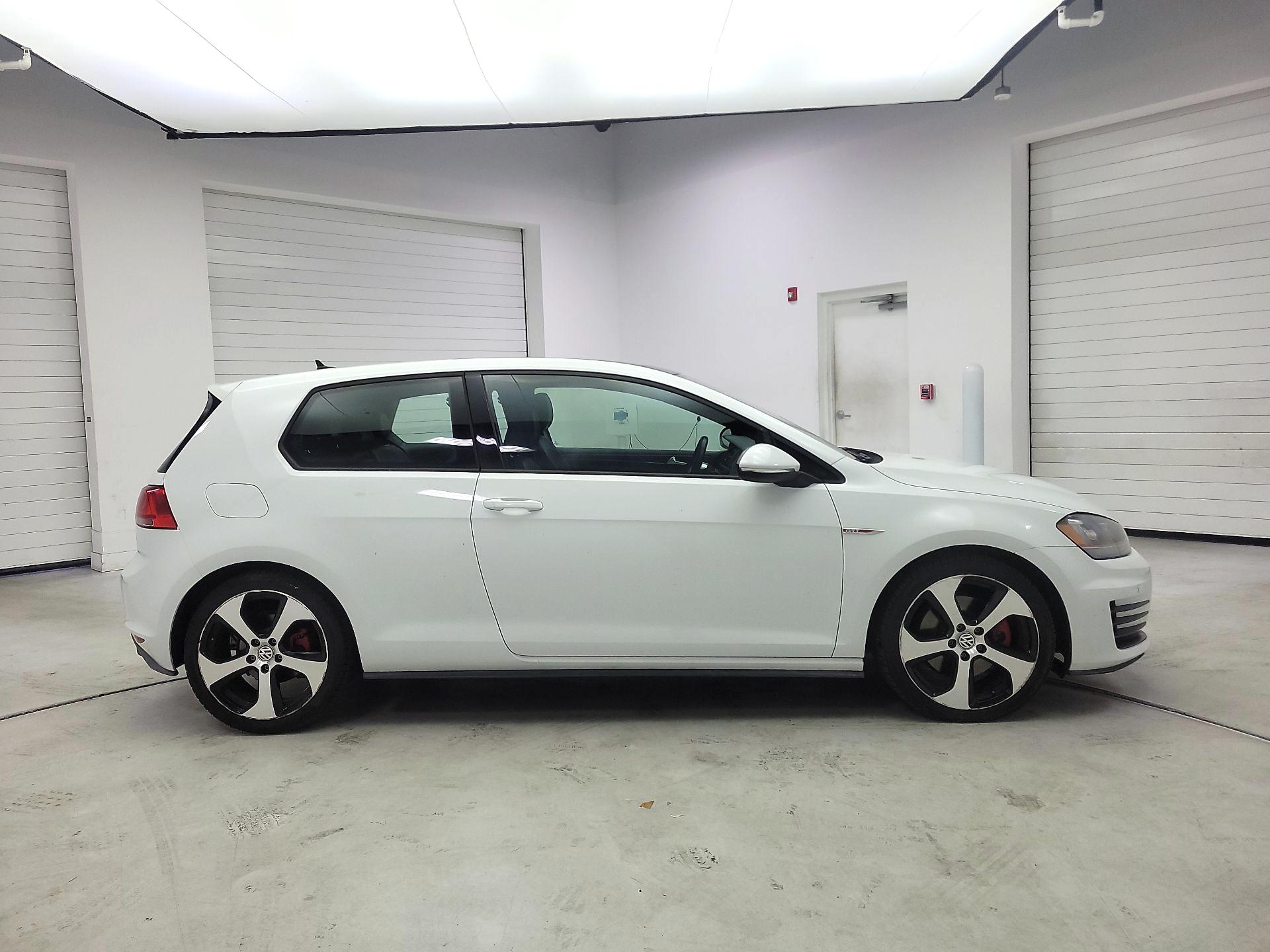 Thumbnail: 2015 Volkswagen Golf - 4