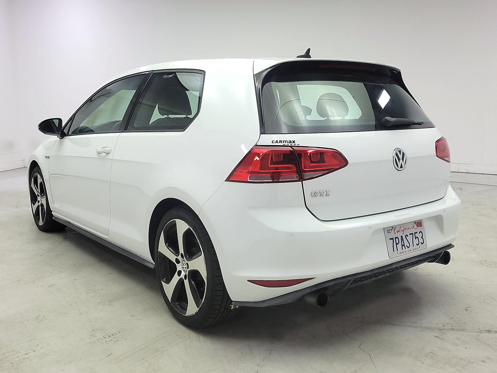 Thumbnail: 2015 Volkswagen Golf - 7