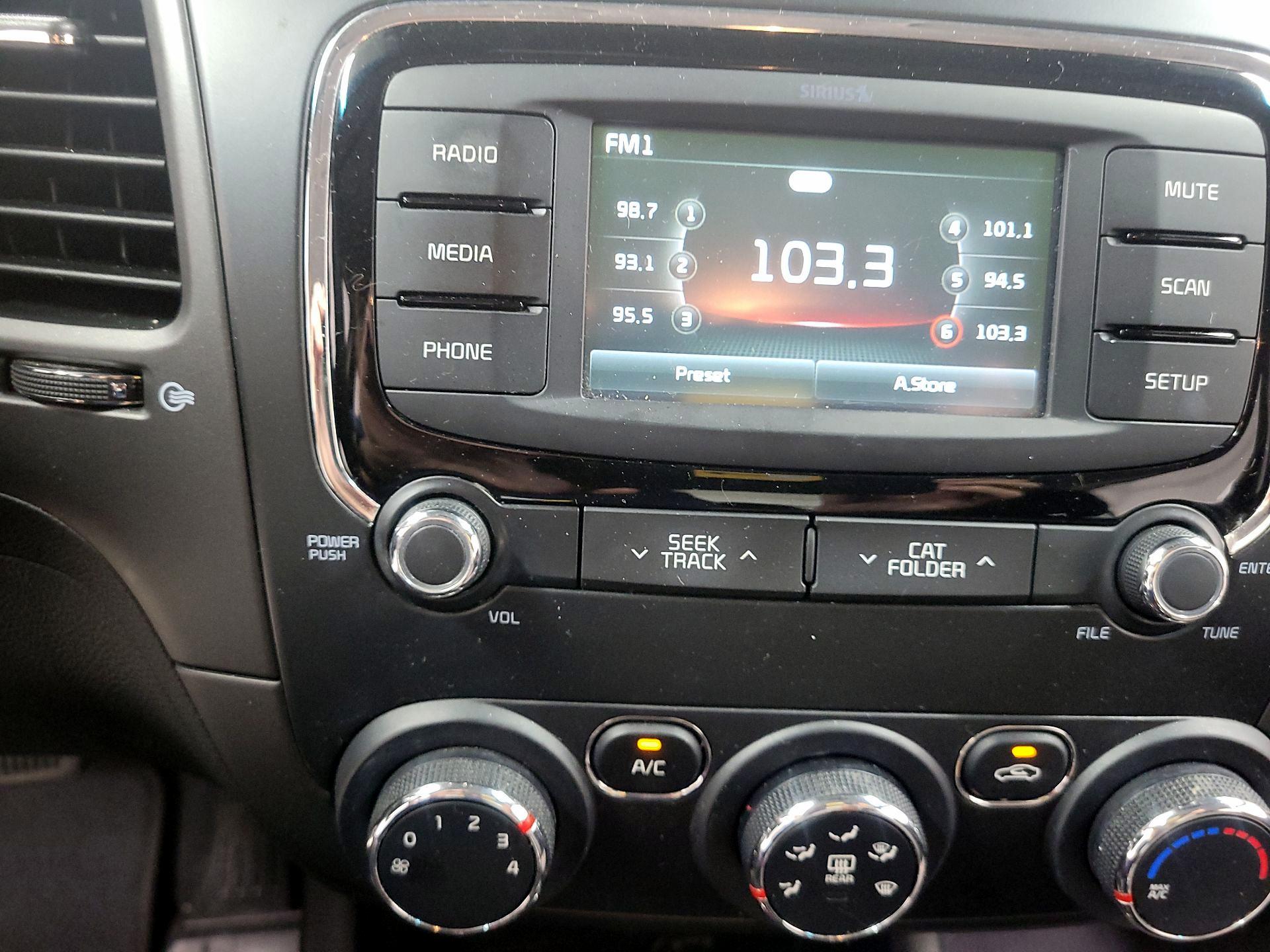 Thumbnail: 2018 Kia Forte - 14
