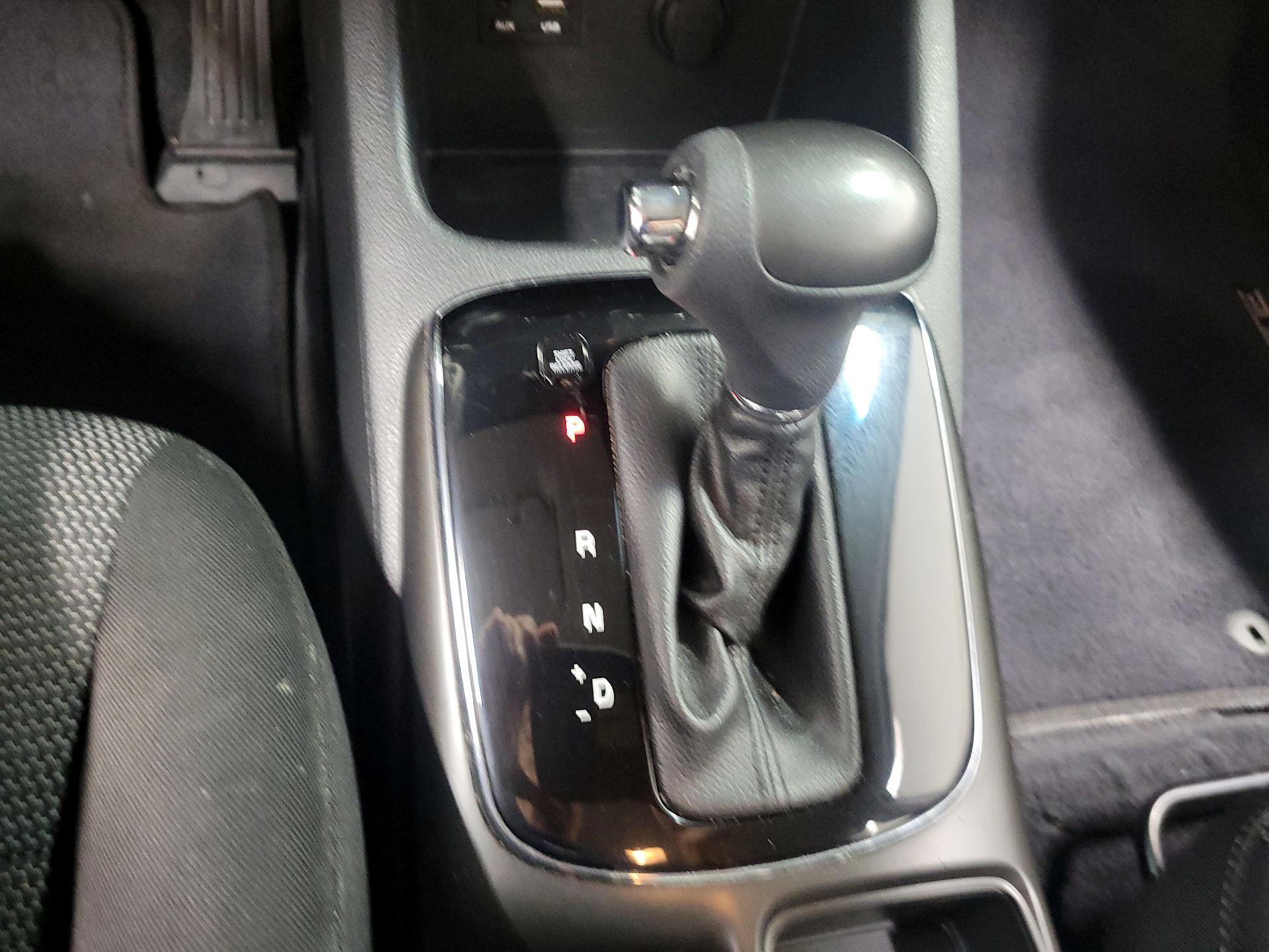 Thumbnail: 2018 Kia Forte - 16