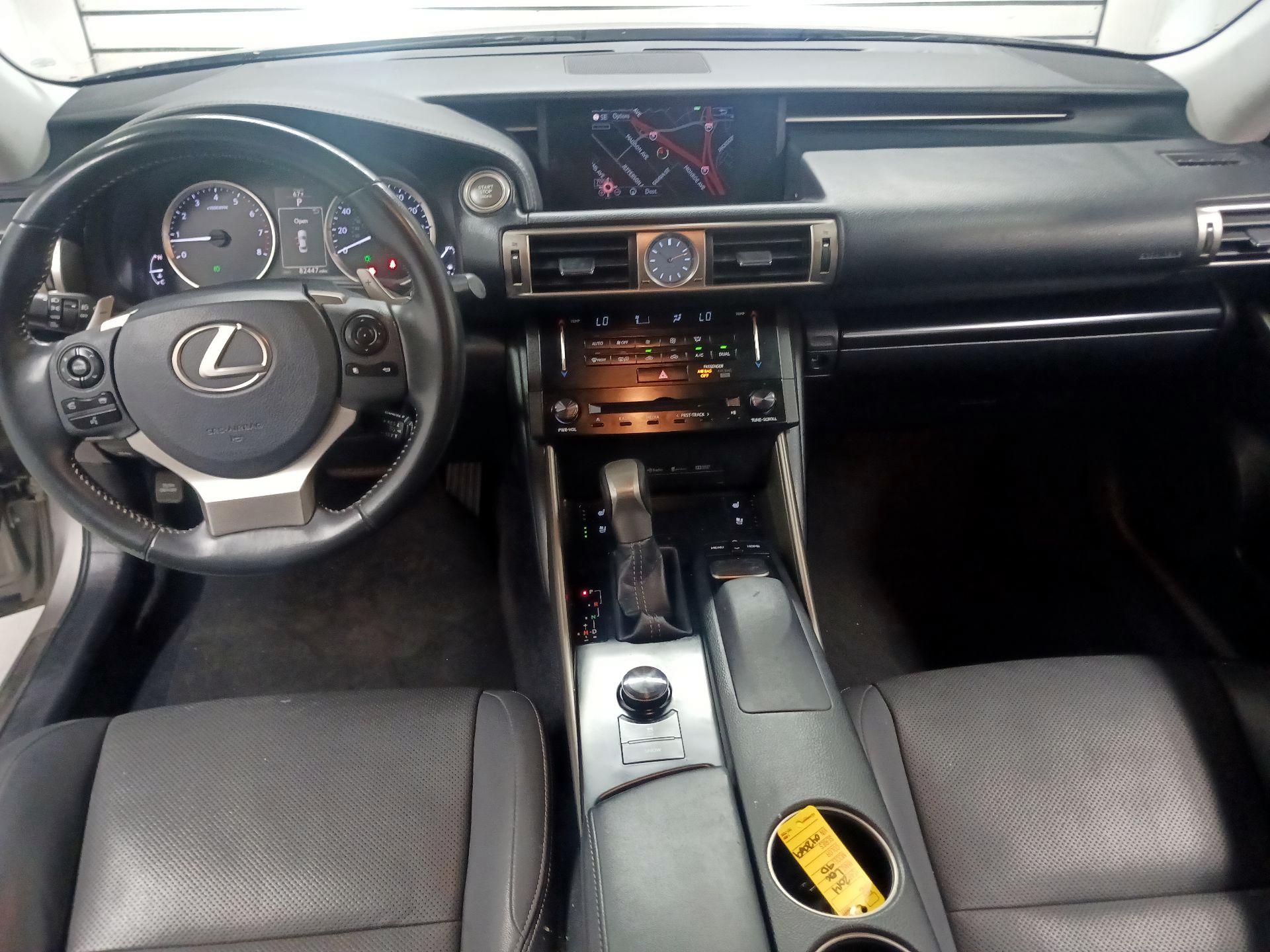 Thumbnail: 2014 Lexus IS - 9