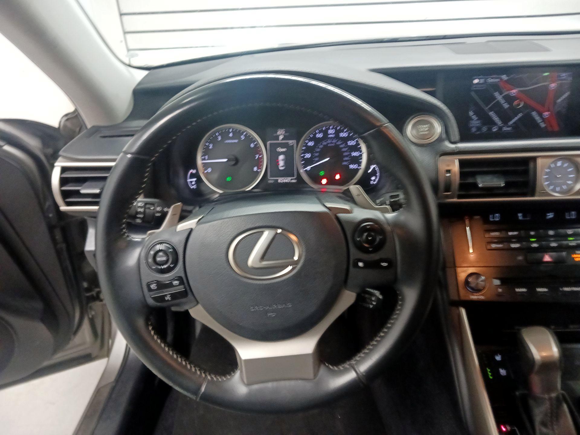Thumbnail: 2014 Lexus IS - 10