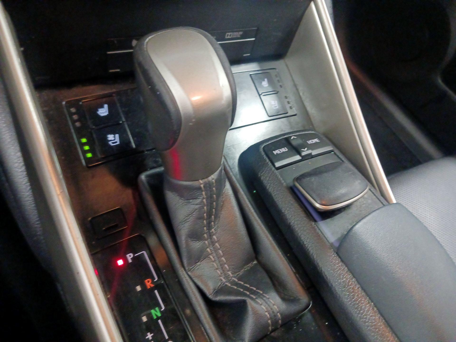 Thumbnail: 2014 Lexus IS - 15