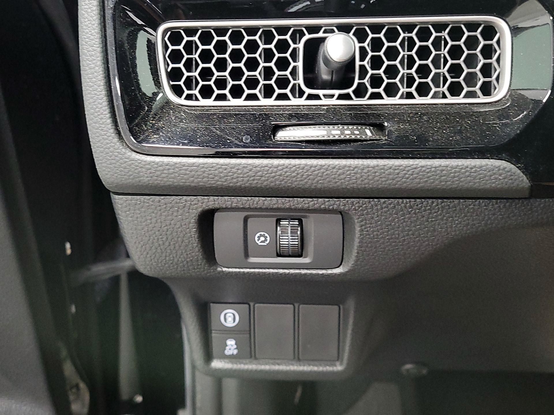 Thumbnail: 2023 Honda Civic - 13