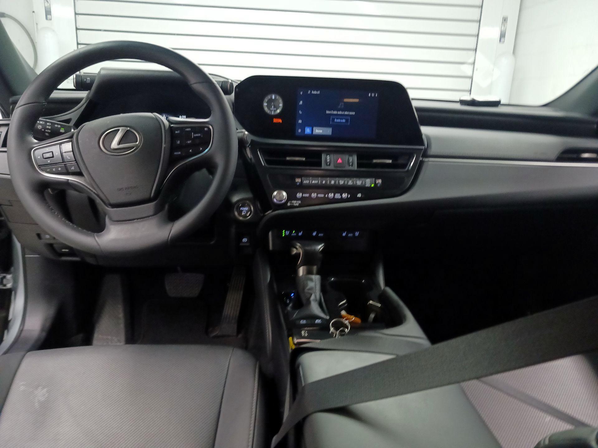 Thumbnail: 2024 Lexus ES - 9