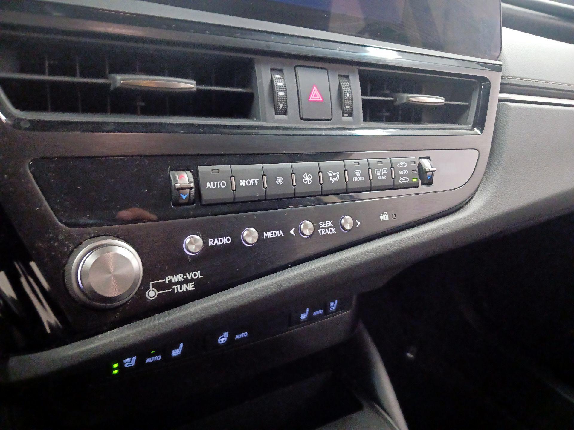 Thumbnail: 2024 Lexus ES - 14