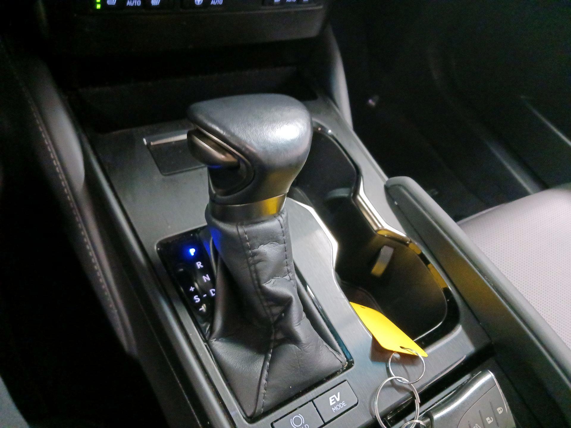 Thumbnail: 2024 Lexus ES - 15