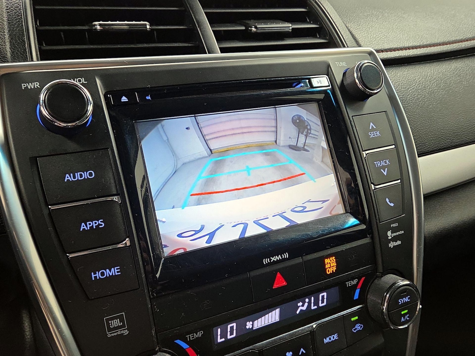 2017 Toyota Camry XSE - Photo 12